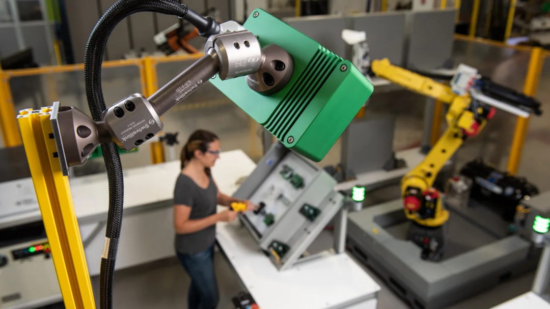 亚马逊部署超过750，000+ 台机器人，工业创新基金投资生成式AI